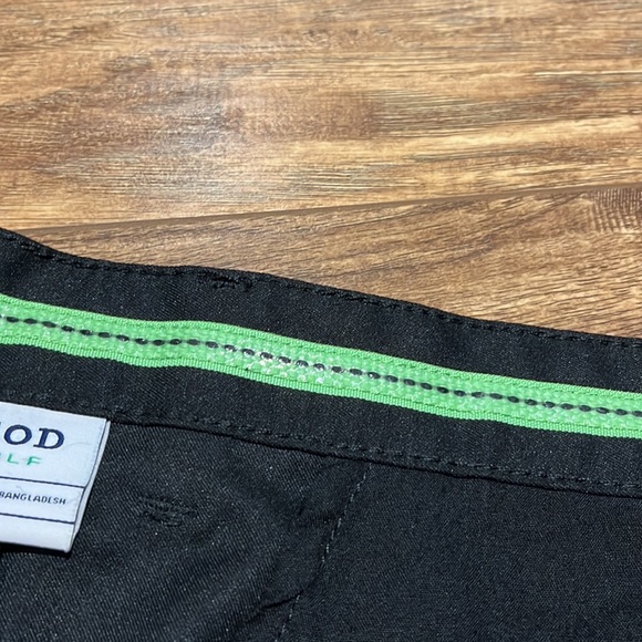 IZOD Golf black shorts - Picture 7 of 11
